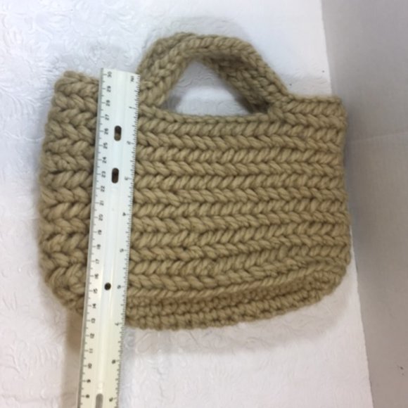 LIKE NEW Hand Crochet Mini Travel Handbag Casual Tote Unlined 10"x3"x6" - Picture 9 of 9